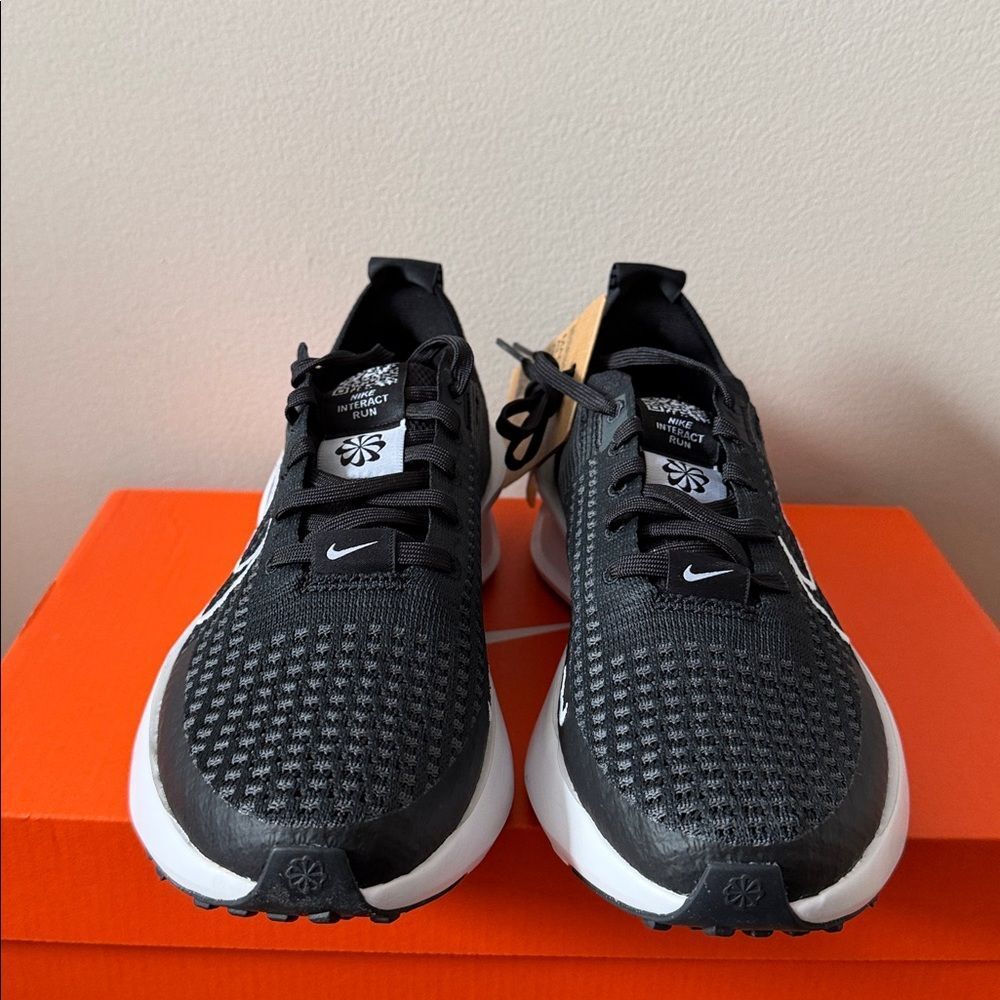 Nike Interact Run Black Anthracite FD2292-003 Women’s Size 6.5 - Picture 3 of 6